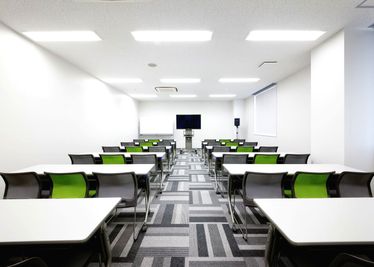 完全個室の為、会議やセミナー、研修等に最適。36名の小型の会議に最適です。 - 貸会議室TimeOffice名古屋