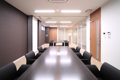 最大12名の完全個室の為、会議やセミナー、小型の研修等に最適です! - 貸会議室TimeOffice名古屋