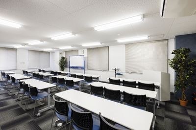駅直結/7日前30%引/80㎡/ゆったり40名最大48名/光Wifi/プロジェクター&スクリーン/TVモニター&ビデオ/マイク - 《VILLENTBiz神戸元町》