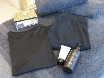 オプションにて、お着換え/タオル各種あります。 - LEGACY白金 24時間OK!!【白金高輪駅徒歩4分】完全個室プライベートサロンの設備の写真