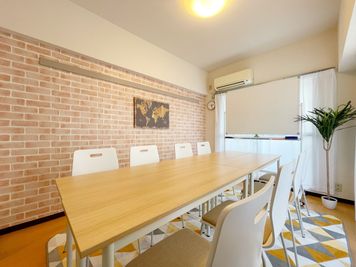 安い・快適・綺麗な完全個室！Wifi・ホワイトボード全て無料！貸し会議室ユニエル三島A - 貸し会議室ユニエル三島