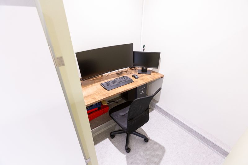 コワーキング,ゲーミングPC,液タブ付きAdobe搭載PC - レンタルスペース「にじげんワークス」