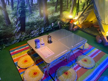 ⛺雨の日でもキャンプ・全天候型インドアキャンプ場⛺テントとワタシ ⛺テントとワタシ⛺雨の日でも室内で手ぶらで本格的なキャンプ体験の室内の写真