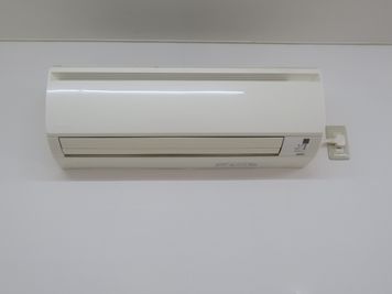 冷暖エアコン - 東長崎レンタルスペース 貸し会議室の設備の写真