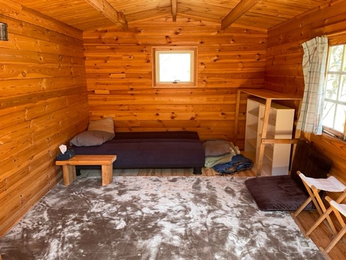 30坪のお庭付きのログ小屋 - ログ小屋【周囲に気がねなく使える！】～彩りの町上勝町～