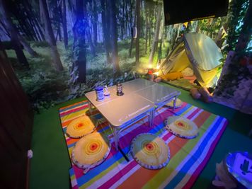 ⛺雨の日でもキャンプ・全天候型インドアキャンプ場⛺テントとワタシ 🏳‍🌈💓Girls Kiyanp　Party💓🏳‍🌈の室内の写真