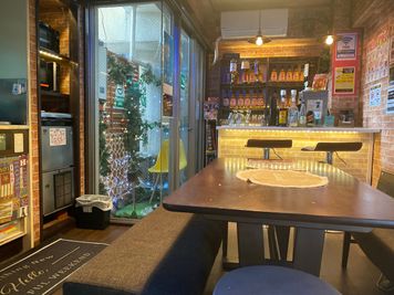 🍹70種類のドリンク飲み放題🍹京橋ハイボール・大人の秘密基地 🍺Girls-only drinking party🍺の室内の写真