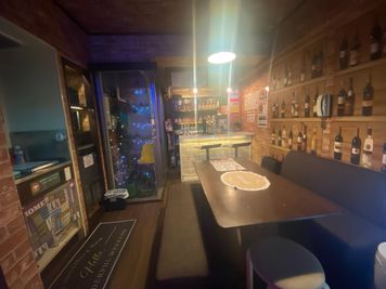 🍹70種類のドリンク飲み放題🍹京橋ハイボール・大人の秘密基地 🍺Girls-only drinking party🍺の室内の写真