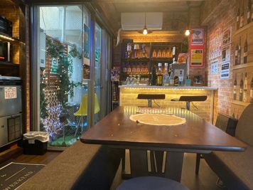 🍹70種類のドリンク飲み放題🍹京橋ハイボール・大人の秘密基地 🍺Girls-only drinking party🍺の室内の写真