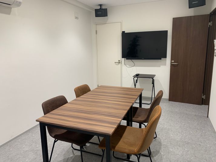 ボードゲーム.カラオケ.大型モニターがあるレンタルスペース - レンタルスペース「にじげんワークス」