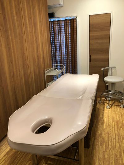 駅前1分,整体,足ツボ,マッサージ,マツエク,ネイル等,貸サロン - momii's