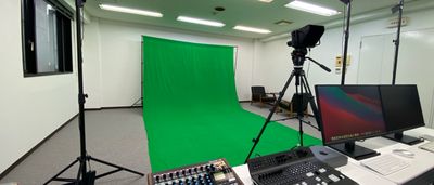 初めての方でも安心！ライブ配信から動画撮影までお任せ下さい！機材の設置・撤収、撮影等スタッフが行います。 - コクリ映像スタジオ