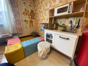 🦒ぴよたそkids🦒親子で楽しめる子供が主役のお部屋 N407🐼Girls Party plan🐼女子会パーティーの室内の写真