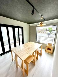 テーブルは折りたたみ式＆４台に分割可能です。 - BlanCo. 飲食店営業許可取得済★テラス付き路面スペース【カフェプラン】の室内の写真