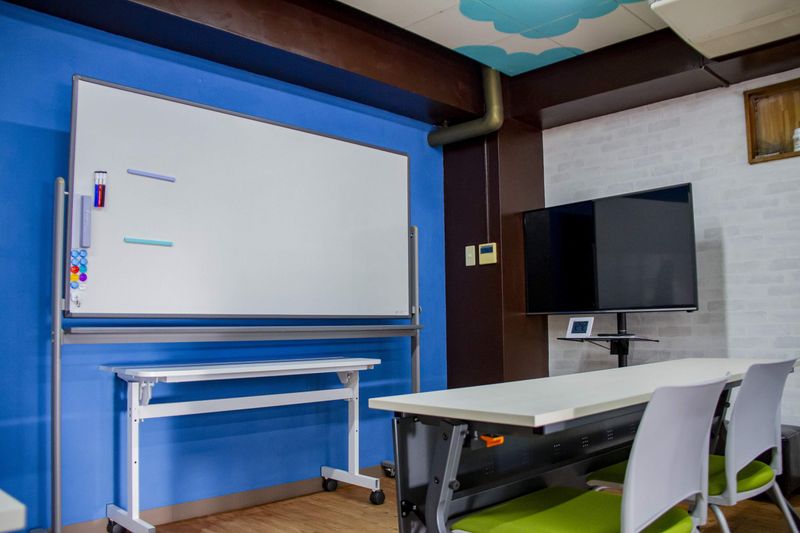 貸し会議室 、貸しスタジオ - Office スカイ