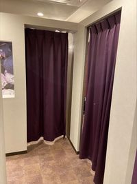 各部屋への入り口はカーテンです - 渋谷 道玄坂上レンタルスペース ルーム１の入口の写真