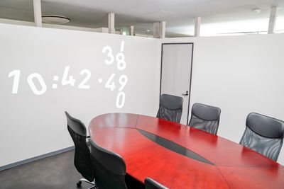 ２F　6人用会議室（最大8人）プロジェクター - FLEXIBLE OFFICE JUPITER コワーキングスペースの室内の写真