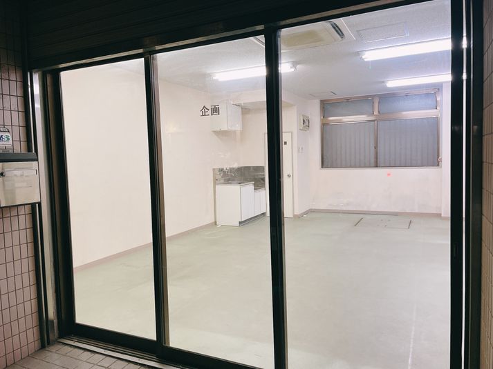 シャッター付レンタルスペース - 白馬幸和ビル1階