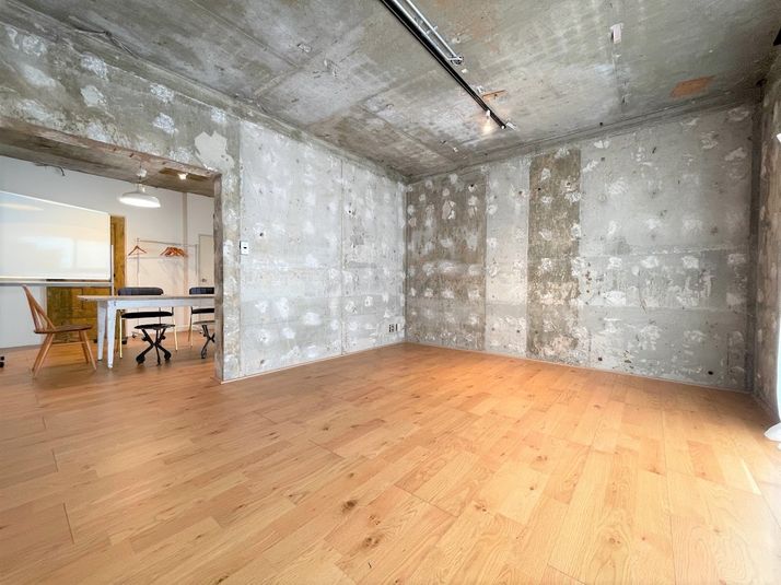 ヨーロッパのヴィンテージ家具をセレクト！屋上撮影可能！ -  Studio YOKOSHIRO （スタジオ　ヨコシロ）