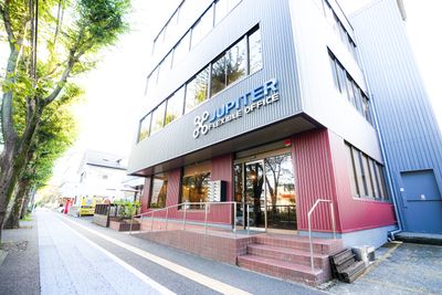 相模原市中央区市役所通りにあります。 - FLEXIBLE OFFICE JUPITER 会議室M（4人室）の外観の写真