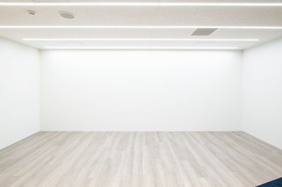 シンプルな白壁での撮影も可能です！ - EXスタジオ麹町 動画配信・撮影スタジオ Dの室内の写真