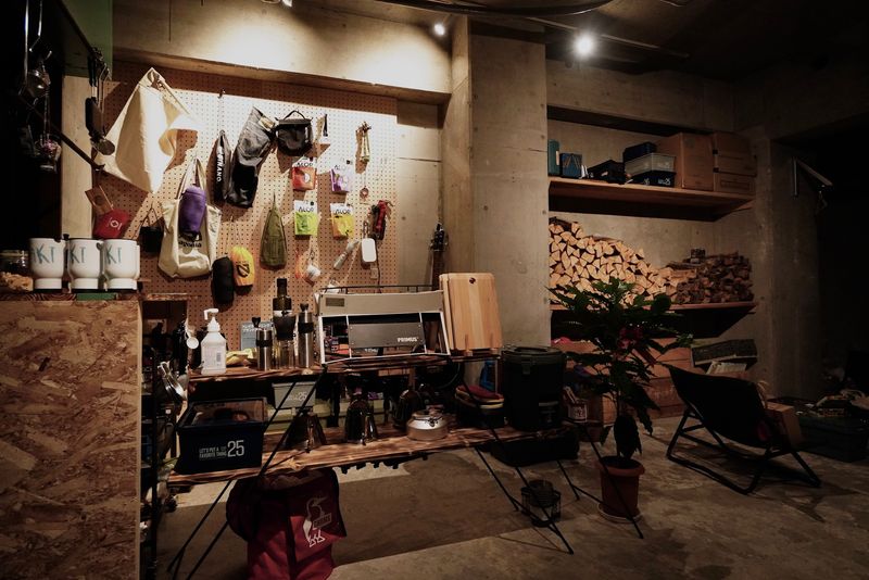 キャンプ場のような多目的スペース - TAKT cafe