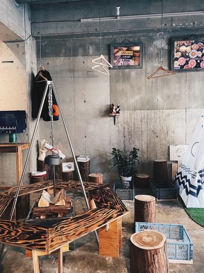 キャンプ場のような多目的スペース - TAKT cafe