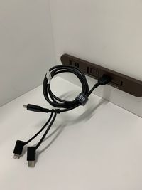 USB充電器：複数の機種に対応可能です。 - テレワークブース品川Ⅰ【 無料WiFi あり】 京急第11ビル ブースGの室内の写真