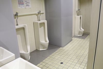 【男性トイレ】 - 【閉店】TIME SHARING 平和島 【閉店】コワーキングスペース（オープン席）の設備の写真
