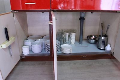食器類・調理器具はキッチン下部にございます。 - 【2022.3.10 OPEN】新大阪・南方駅近！大人数利用可能 広々レンタルスペースの室内の写真