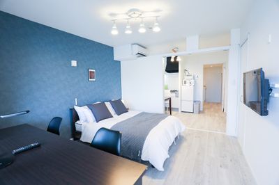 ※実際の部屋はグレー系のアクセントクロスとなっております。 - リアリティ博多Ⅱ		 リアリティ博多Ⅱ	805の室内の写真