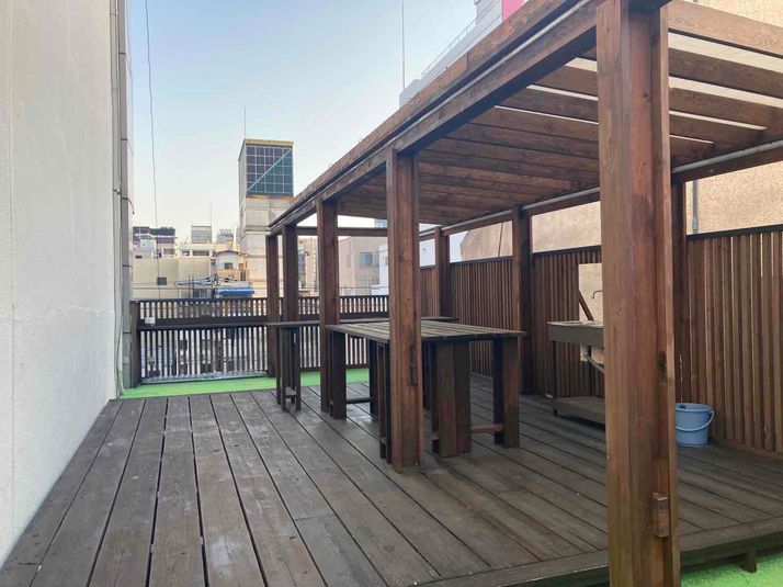 【都会の真ん中でBBQ！】 - 道頓堀川沿いビル・屋上デッキ