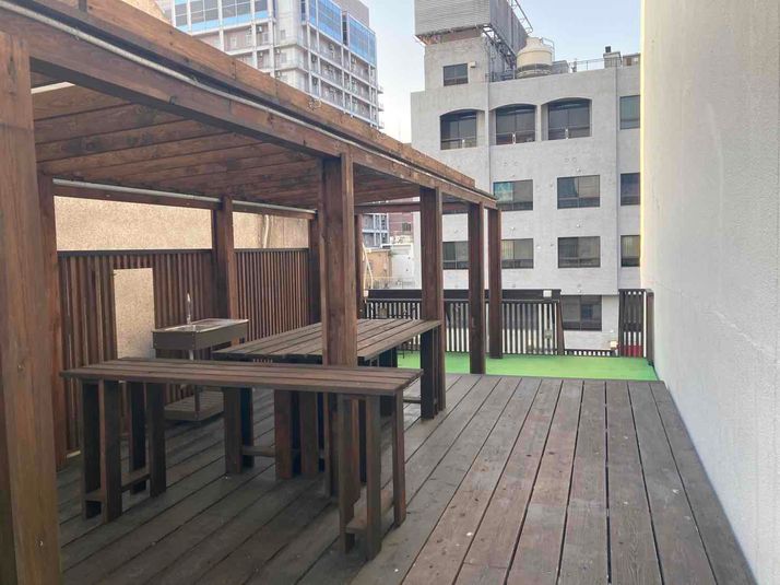 【都会の真ん中でBBQ！】 - 道頓堀川沿いビル・屋上デッキ