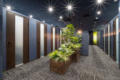 フリースペースがないため、他者との接触が少ない設計となっております。 - PERSONAL SUITE 吉祥寺 ＜BOOTH25＞半個室空間※音漏れ対策実施中※の入口の写真