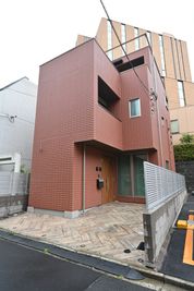 外観と入口 - キラホール 音楽ホール、音楽サロン、多目的ホール、の室内の写真