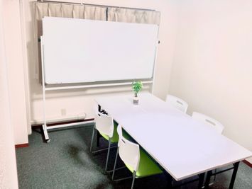 【九段下駅徒歩2分】4月限定オープンプライス500円!テレワークにちょうどいい隠れ家 - WOW会議室九段下