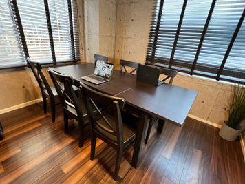 会議利用も可能！ - リノスペ高田馬場【新宿】レンタルスペース 《人数変動プラン》リノスぺ高田馬場【最大30名】の室内の写真