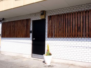 レンタルサロンリリー 全て道具も貸し出してます。の入口の写真