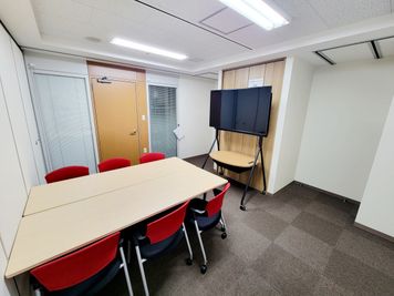 【新橋駅直結】~6名/当日予約可能/大型ﾓﾆﾀｰ無料/Wi-fi無料/ﾌﾘｰﾄﾞﾘﾝｸ有/有人受付(12時~13時利用開始不可) - ビステーション新橋