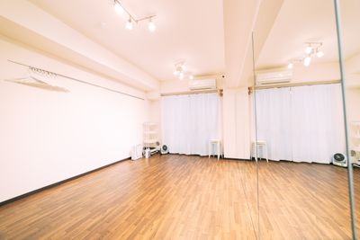 スタジオ HIKARI 新大久保 ダンススタジオ、ヨガスタジオ、新大久保の室内の写真