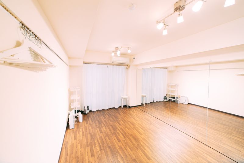 ダンススタジオ、ヨガスタジオ、新大久保 - スタジオ HIKARI 新大久保