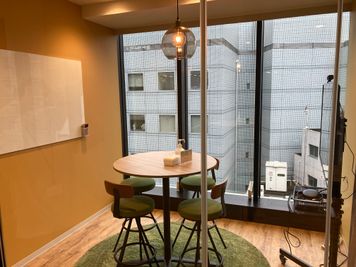 ホワイトボード完備。 - StartupSide Tokyo | スタートアップサイド東京 ミーティングルーム8Bの室内の写真