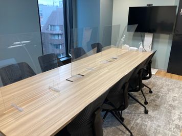 StartupSide Tokyo | スタートアップサイド東京 ミーティングルーム8Cの室内の写真