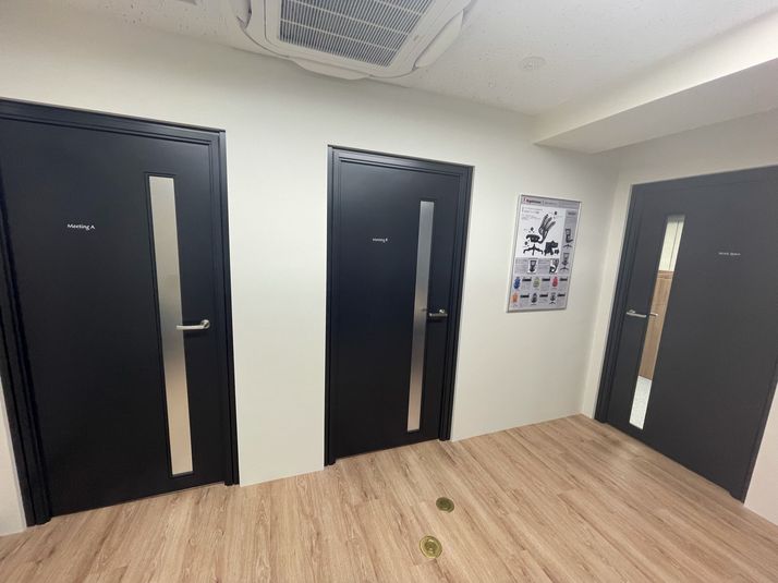 完全個室B(面談/WEB会議用) - 勉強カフェ虎ノ門スタジオ