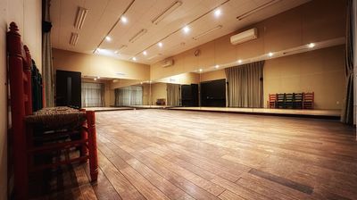 🌻２面鏡張りの本格フラメンコ用スタジオ☆ダンス・ヨガ・ピラティスなどのグループレッスンや個人練習にも最適。 - スタジオサフラン