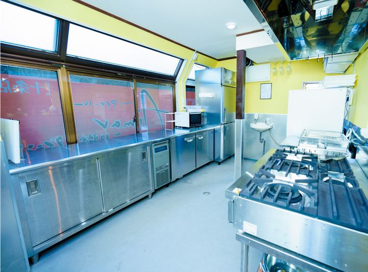広々とした本格的な厨房設備 - アイマール十条 キッチンスタジオ＆貸切ダイニングの室内の写真