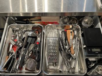 豊富な備品は無料で使用可能 - キッチンスタジオ ディッシュ キッチン付きレンタルスペースの設備の写真