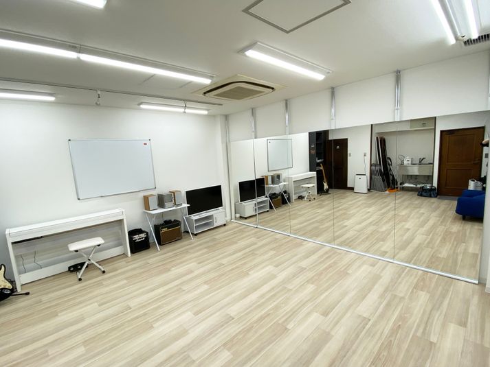 レインボーミュージックスタジオ レンタルスペースの室内の写真