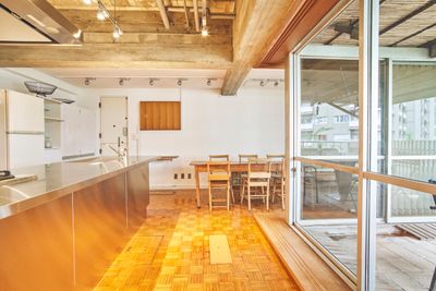 ※照明点灯 - キッチンスタジオ ディッシュ キッチン付きレンタルスペースの室内の写真