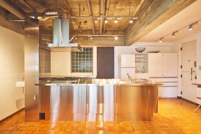 ※照明点灯 - キッチンスタジオ ディッシュ キッチン付きレンタルスペースの室内の写真